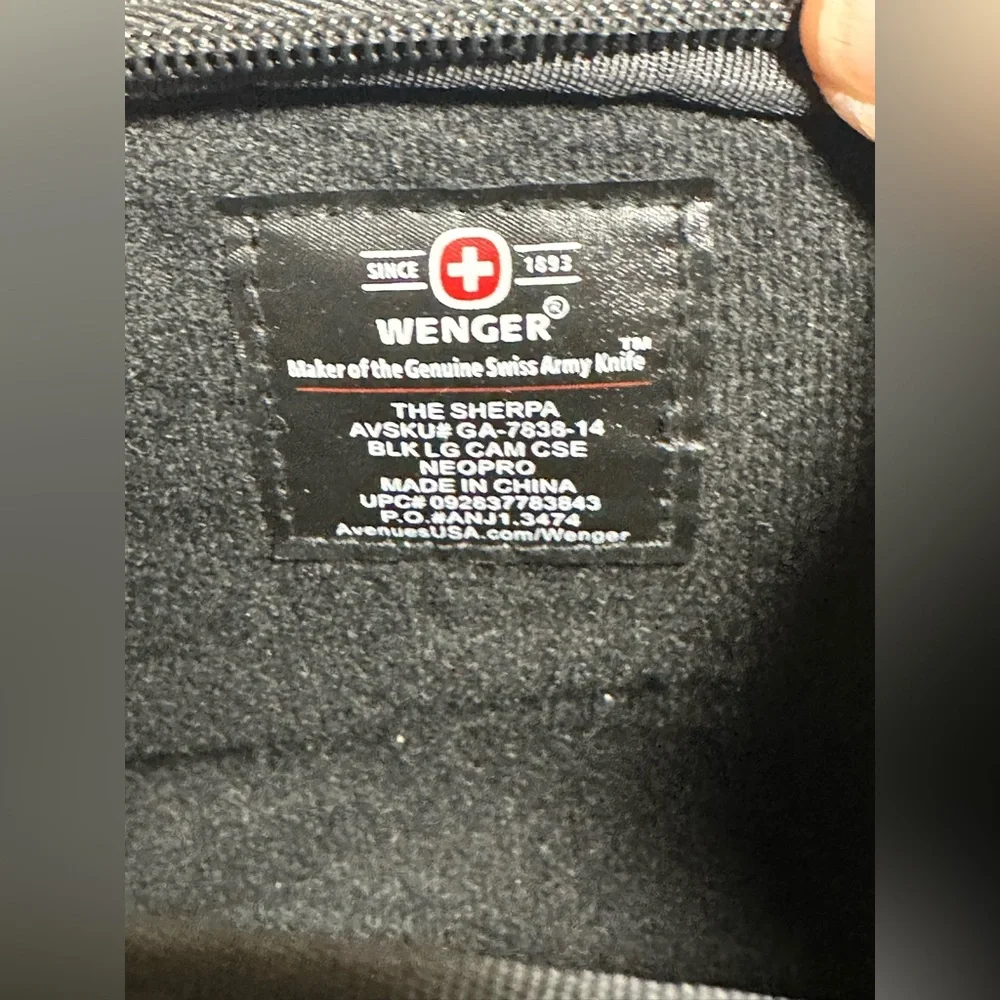 Wenger Swiss Gear The Sherpa LG Cam CSE Neopro‎ Medium Padded Camera Bag Black